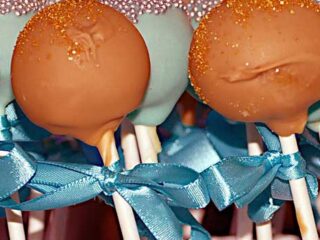 Recipe: Chocolate Lollipops - Featured Image